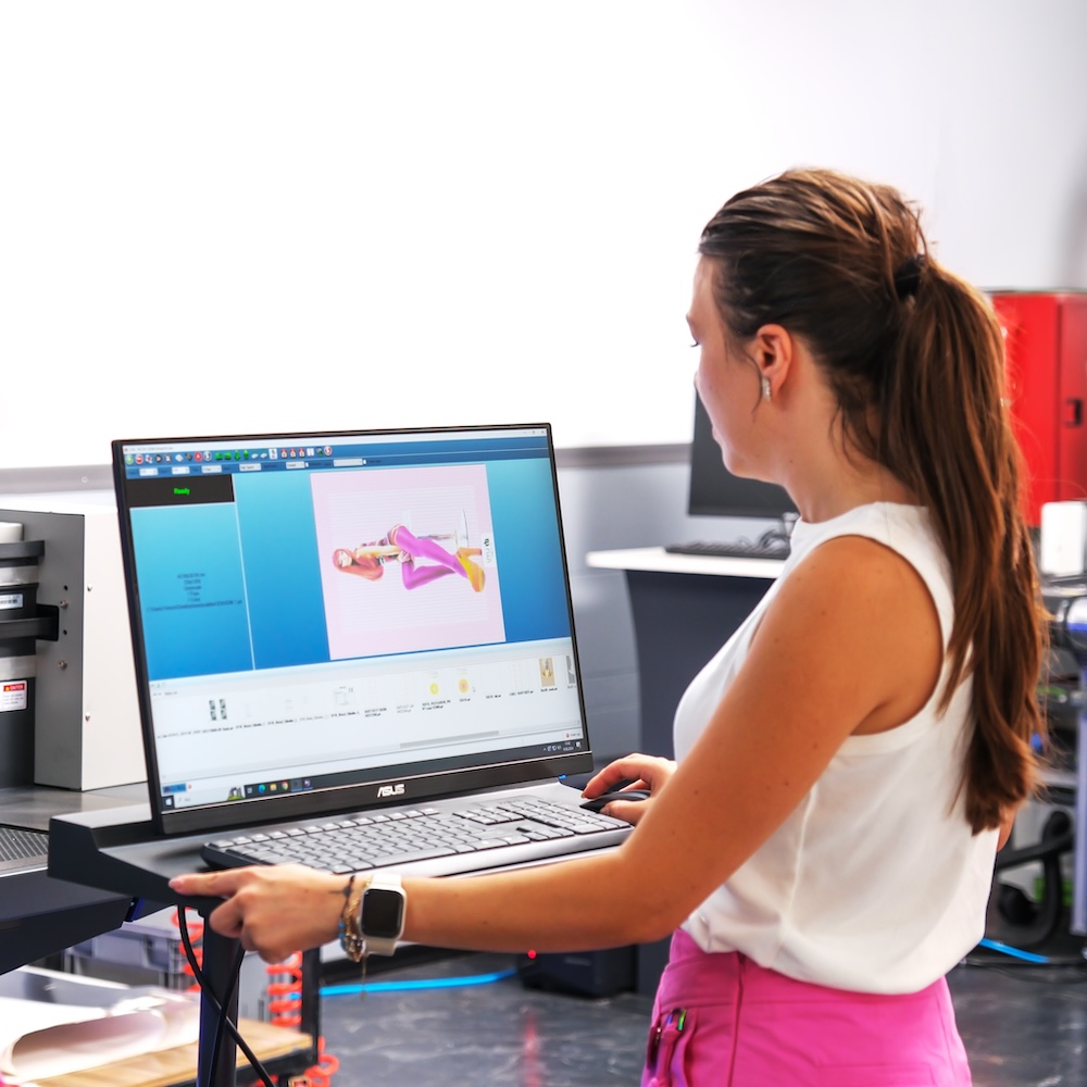 Etiket bölümü fabrika 2454